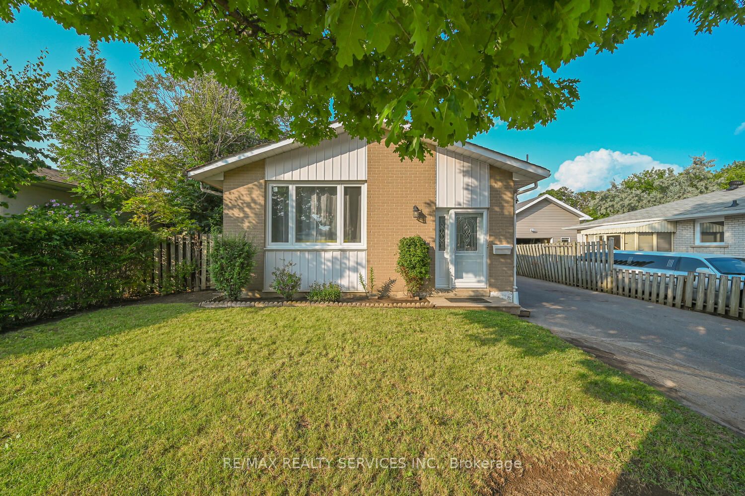 110 Rutherford Rd N