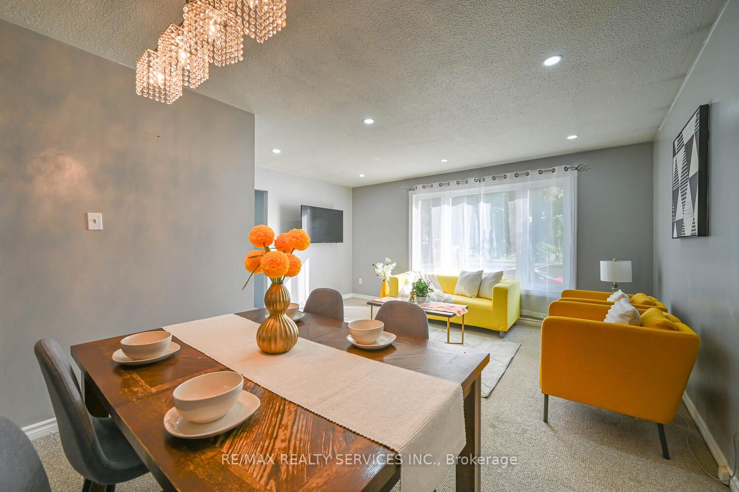 110 Rutherford Rd N