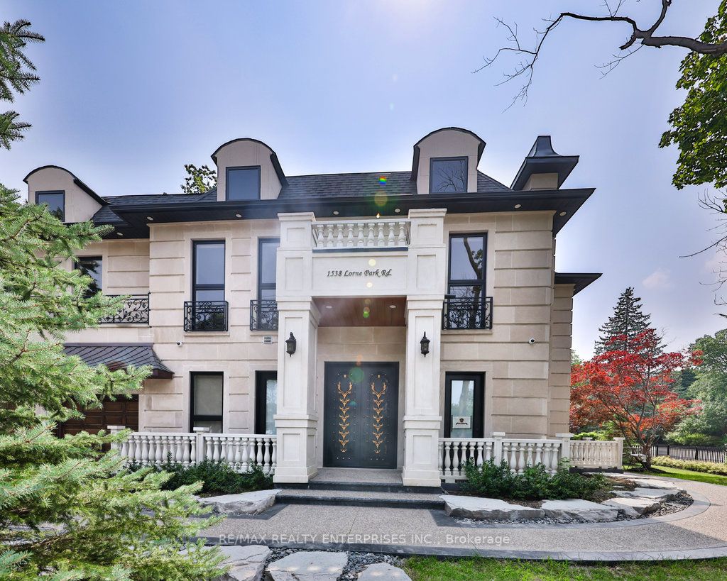 1538 Lorne Park Road