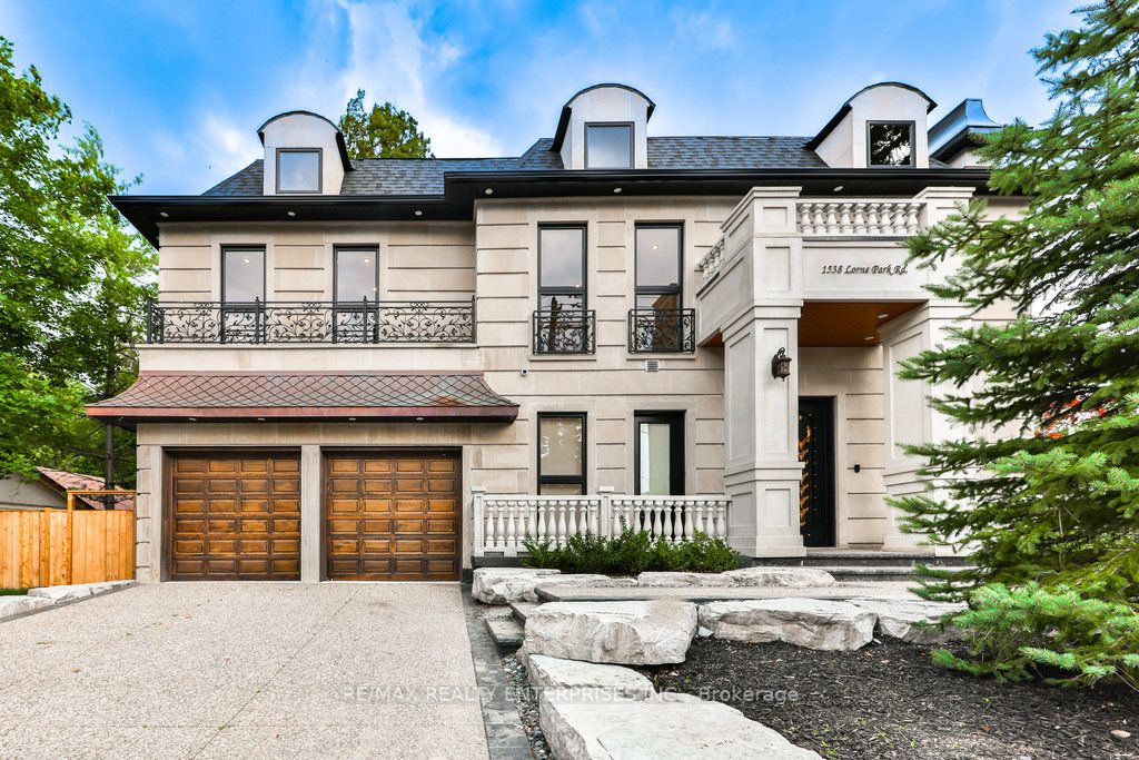 1538 Lorne Park Road