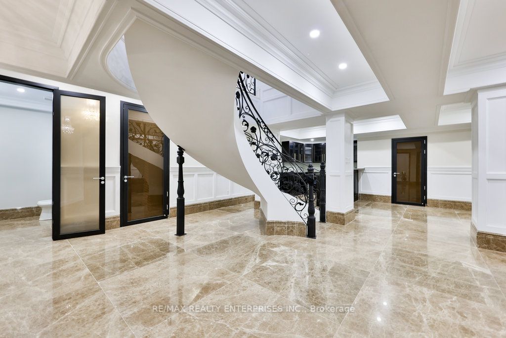 1538 Lorne Park Road
