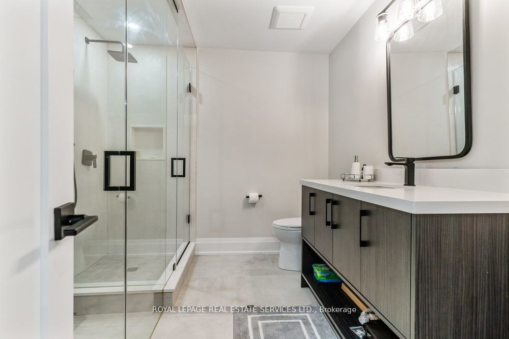 2498 Robin Drive