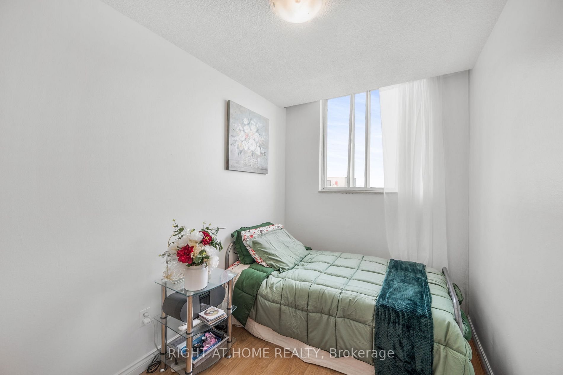 940 Caledonia Rd, #1208