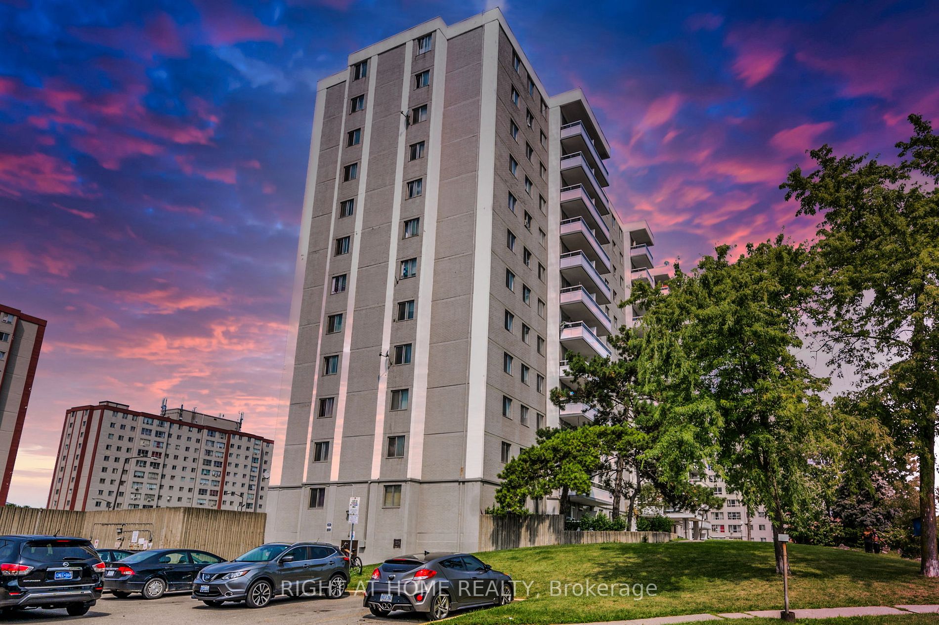 940 Caledonia Rd, #1208