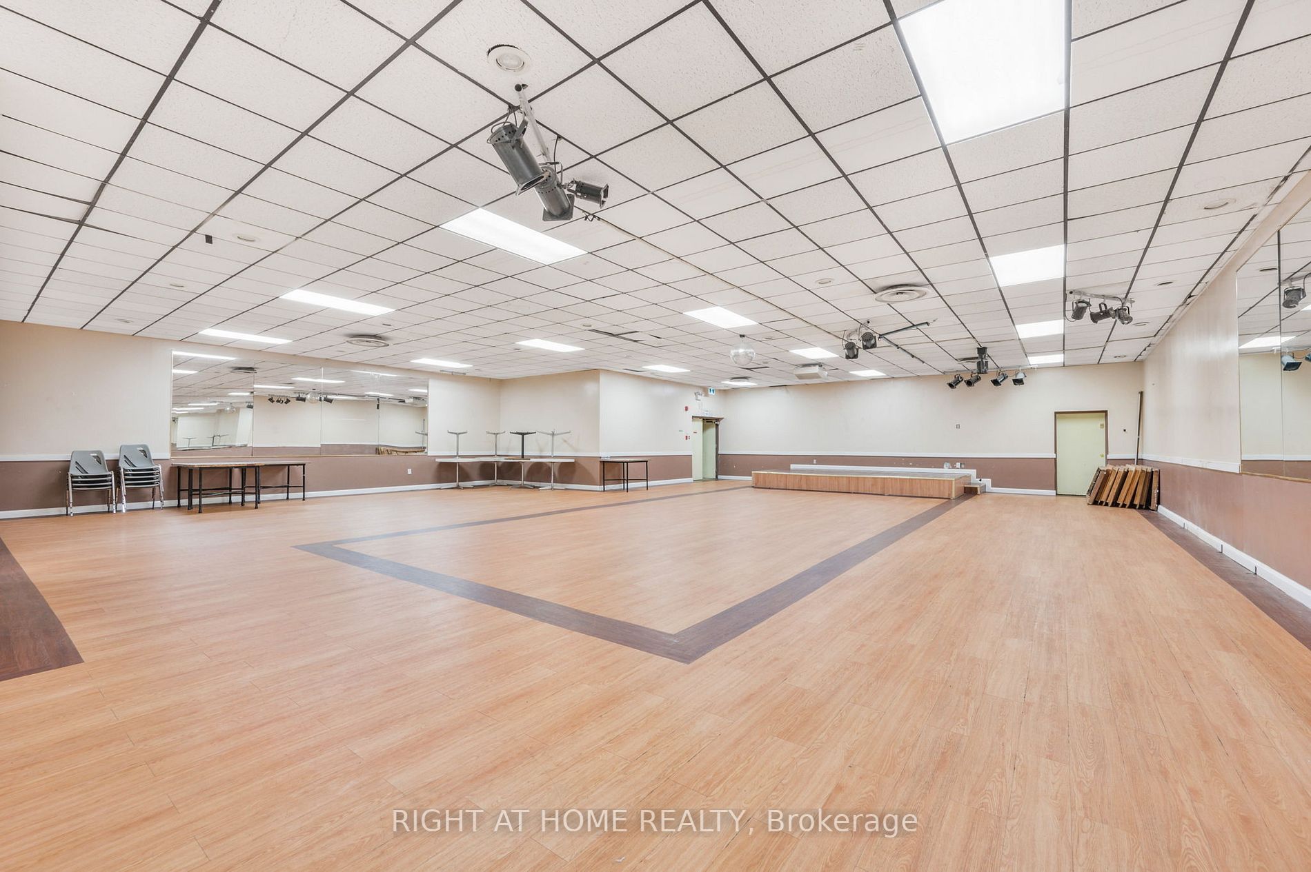 940 Caledonia Rd, #1208