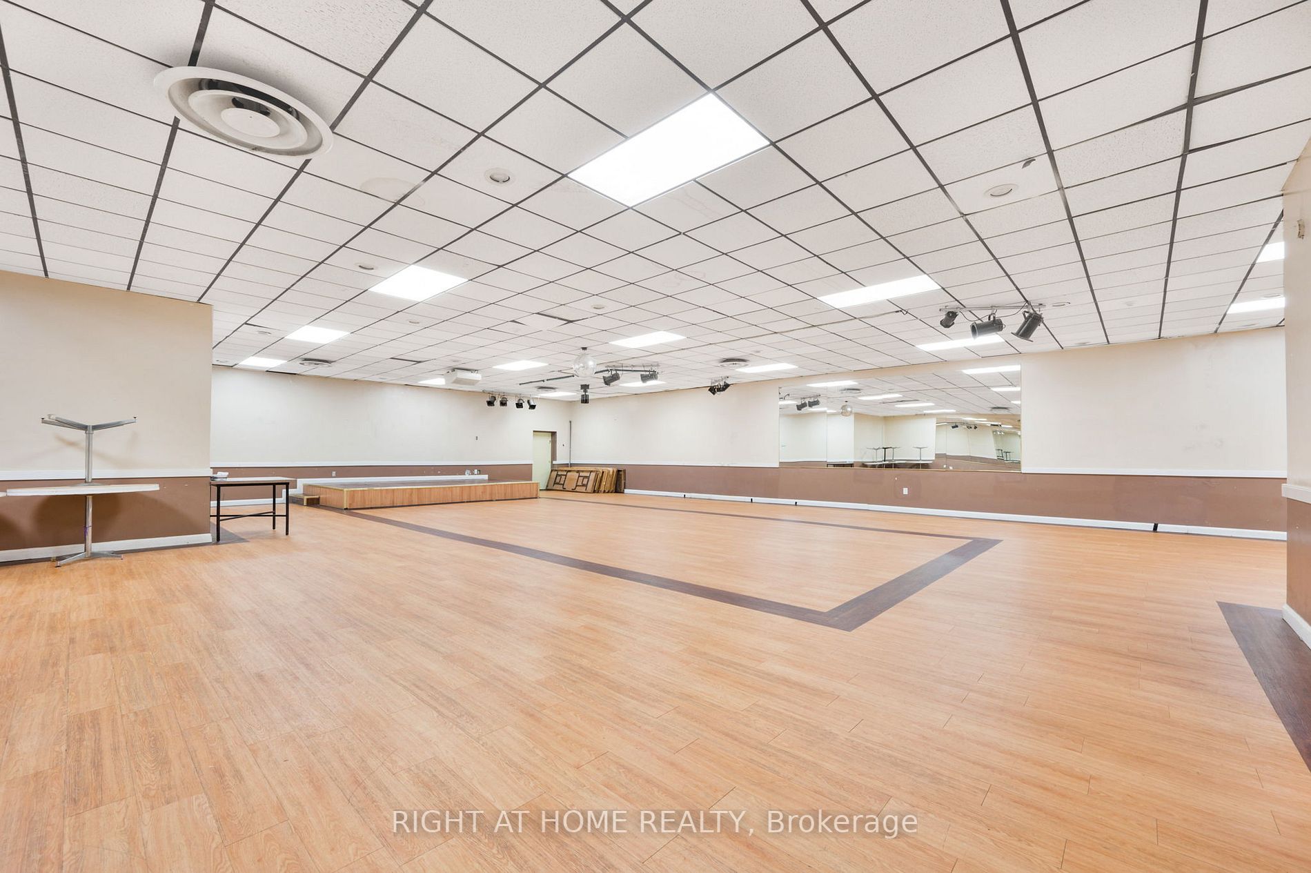 940 Caledonia Rd, #1208