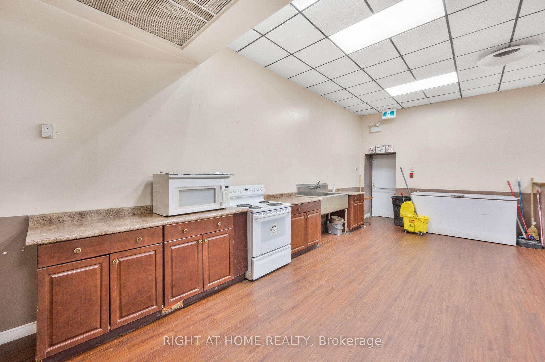 940 Caledonia Rd, #1208