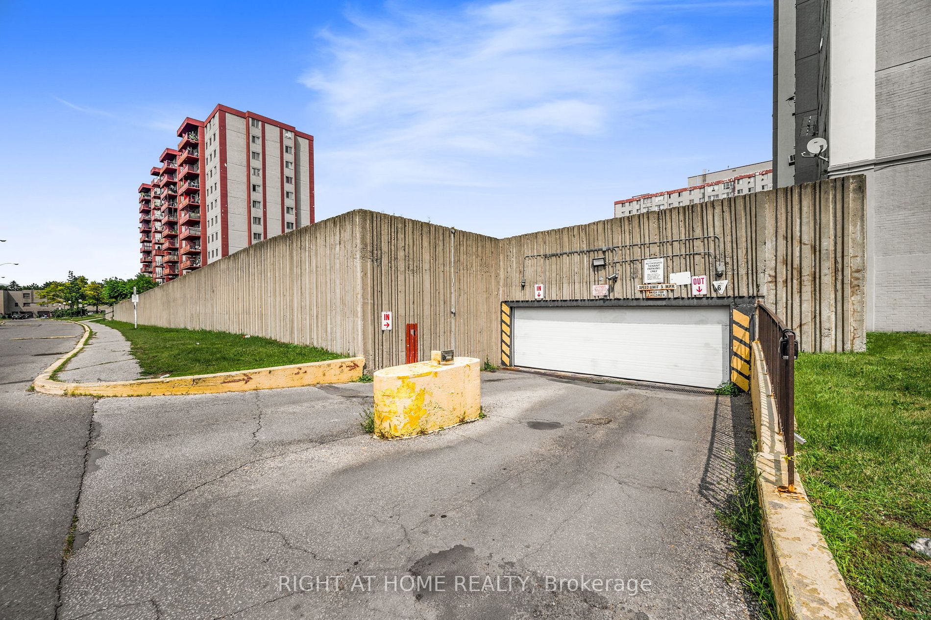 940 Caledonia Rd, #1208
