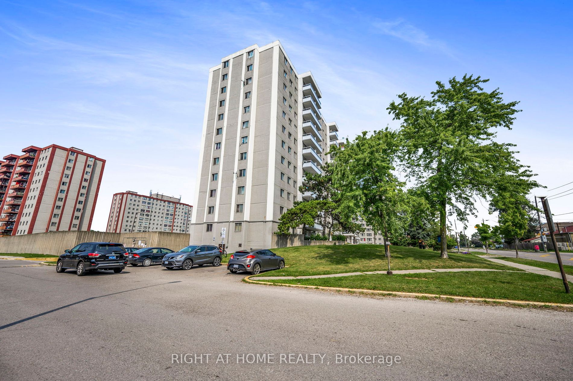 940 Caledonia Rd, #1208