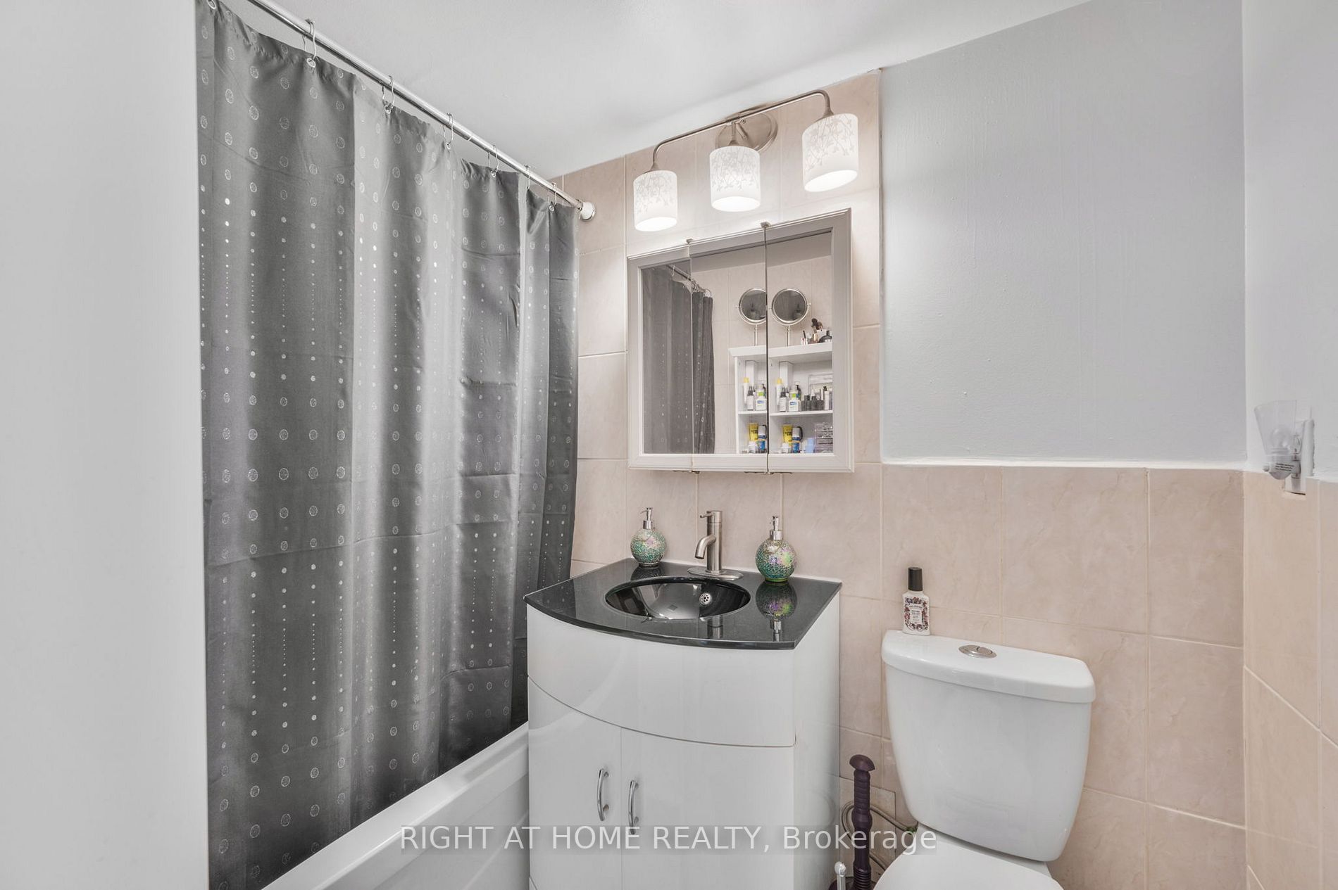 940 Caledonia Rd, #1208