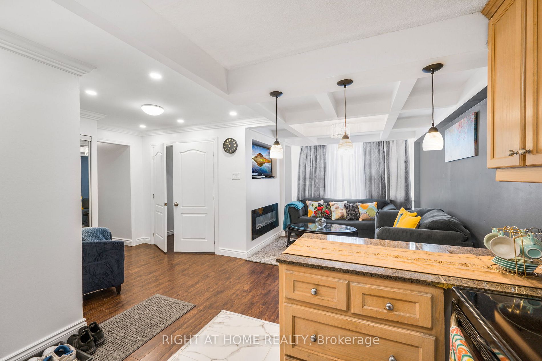 940 Caledonia Rd, #1208