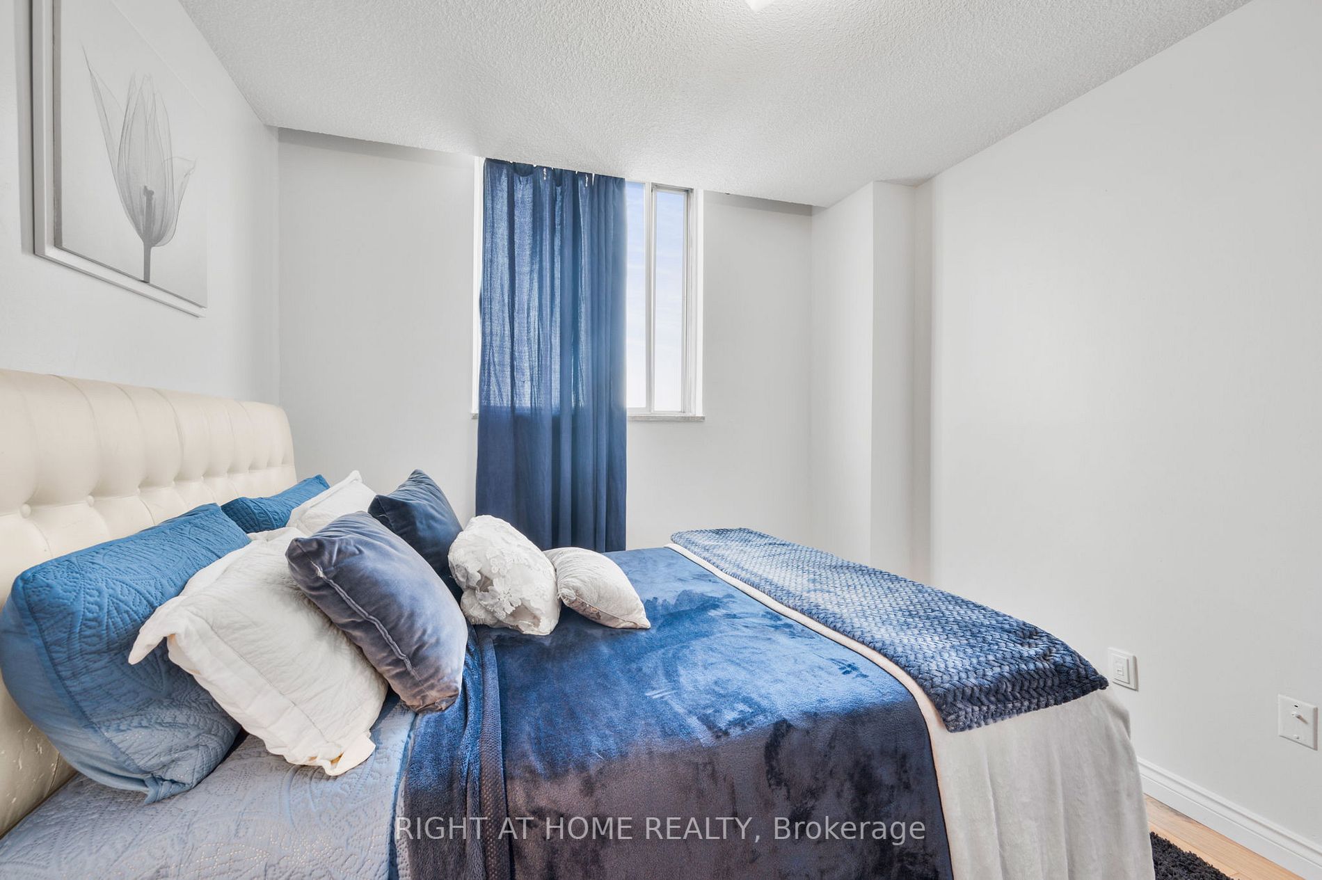 940 Caledonia Rd, #1208