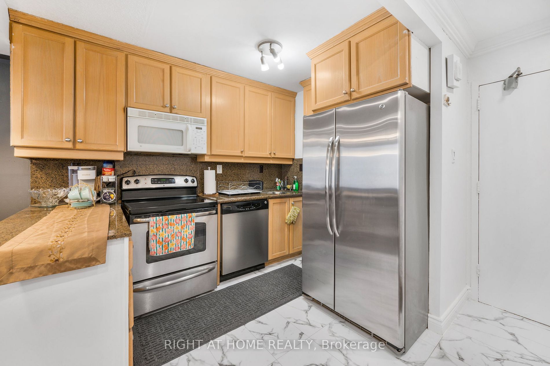 940 Caledonia Rd, #1208