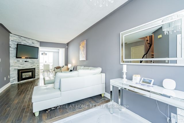 22 Hartnell Sq, #65