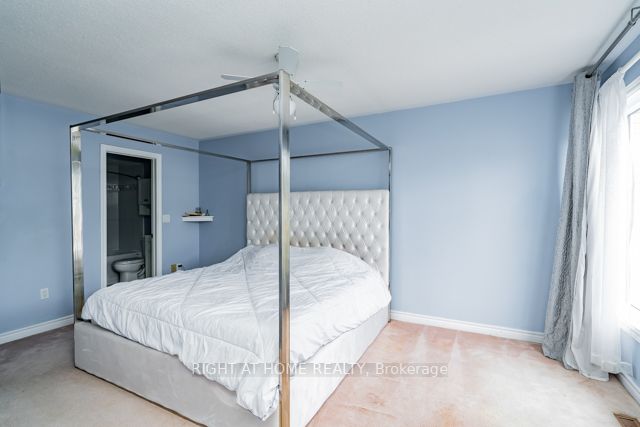 22 Hartnell Sq, #65