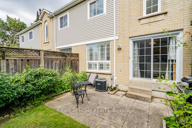 22 Hartnell Sq, #65