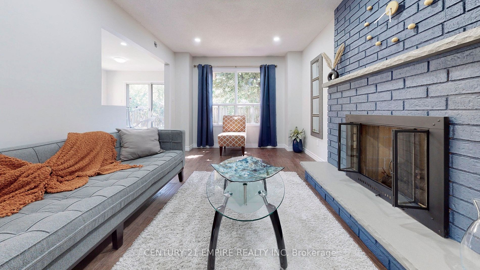20 Sunforest Dr