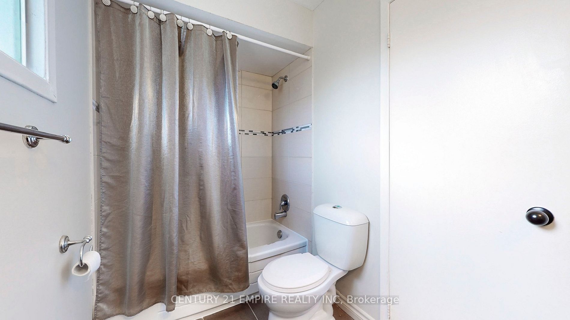 20 Sunforest Dr