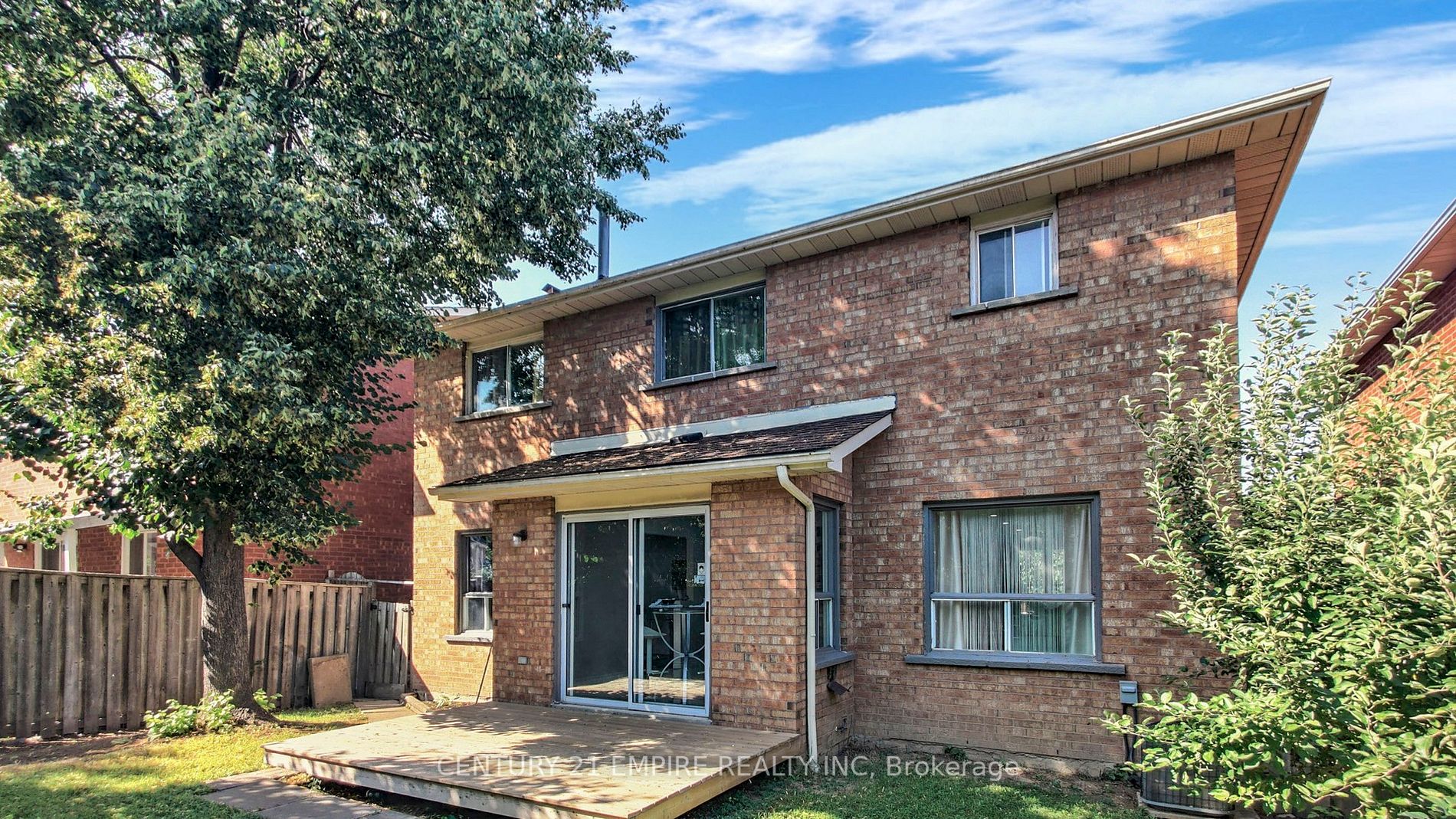 20 Sunforest Dr