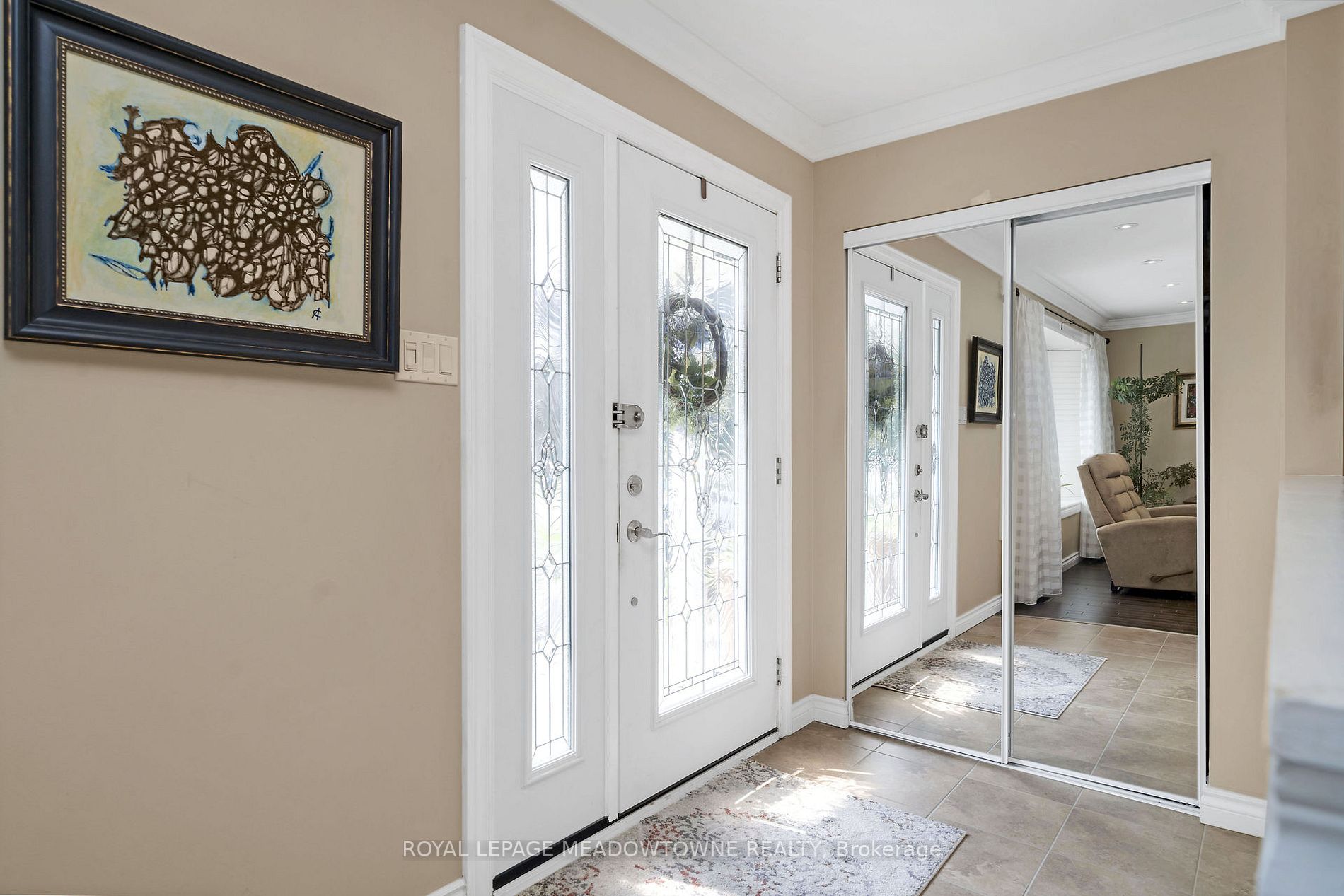 787 Applewood Crescent