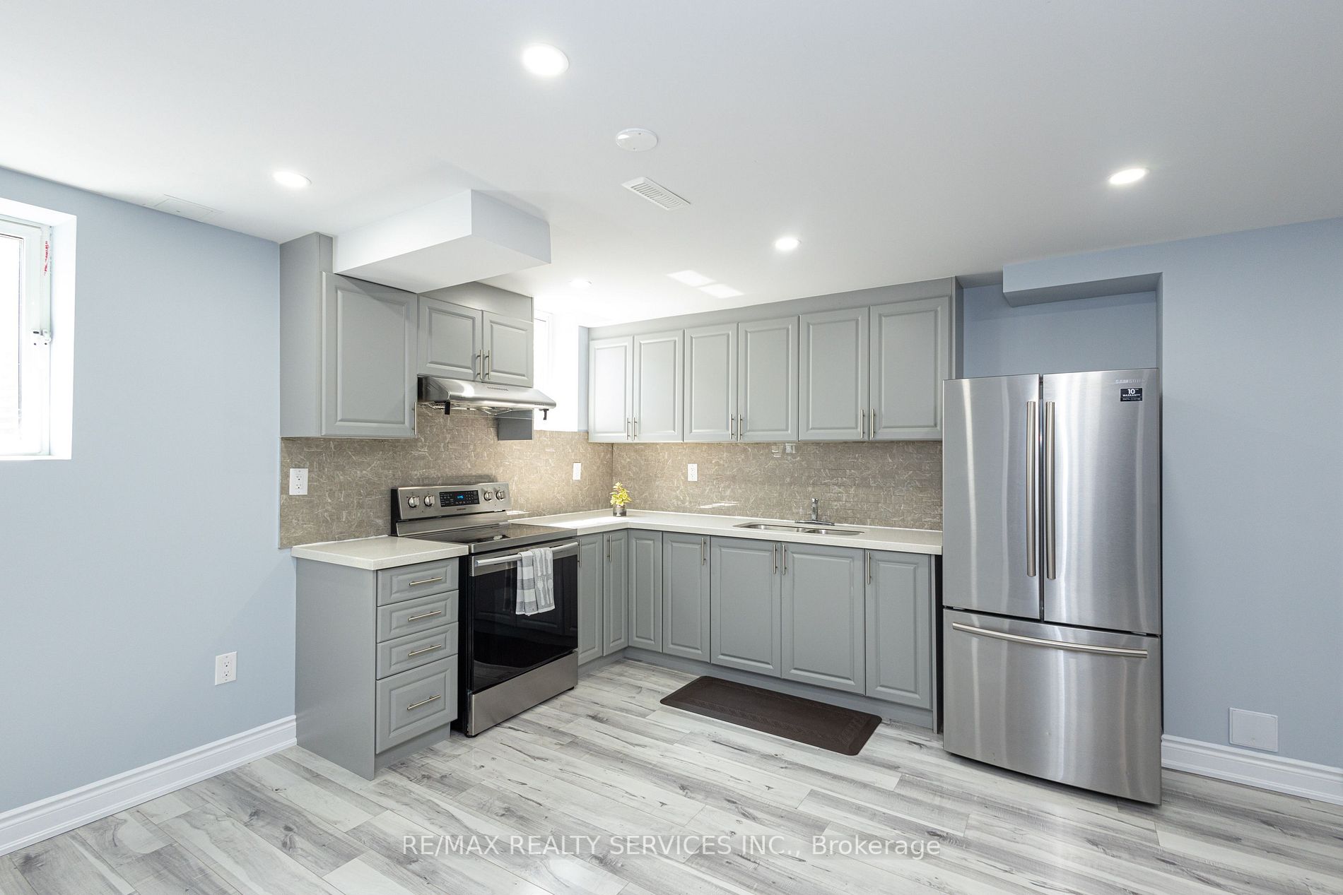 90 Yardley Crescent
