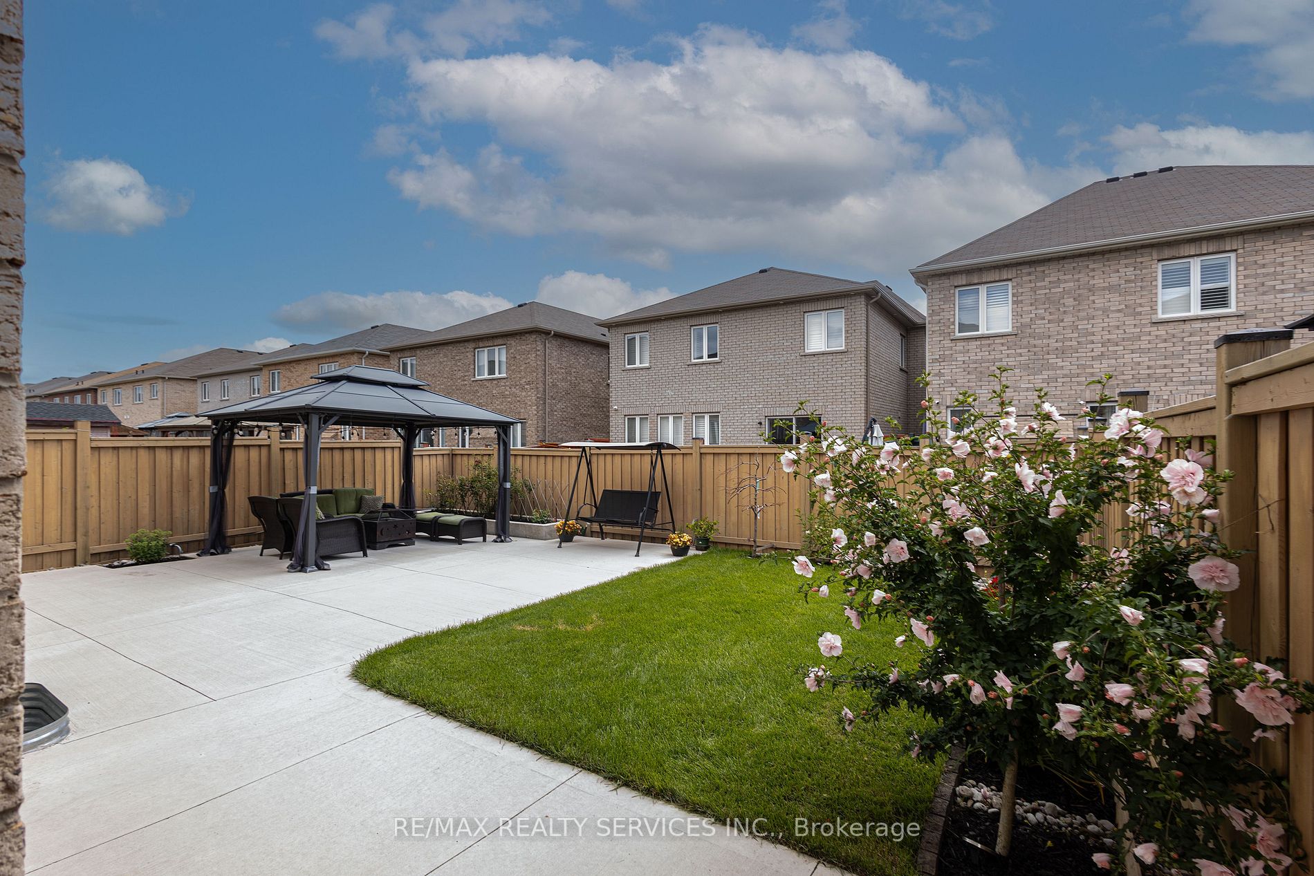 90 Yardley Crescent