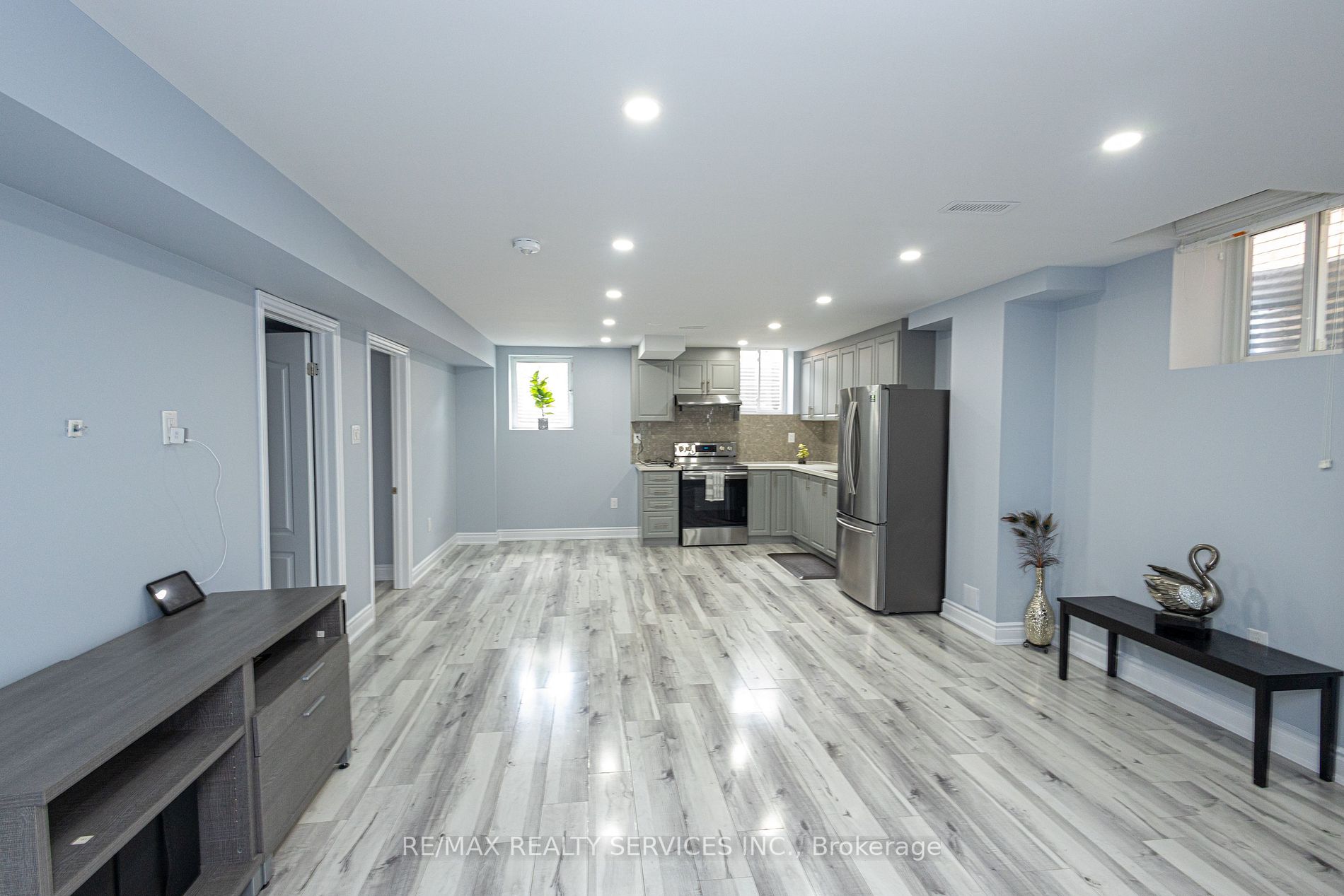 90 Yardley Crescent