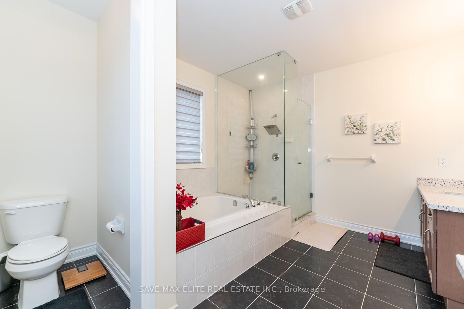 42 Adrian Crescent