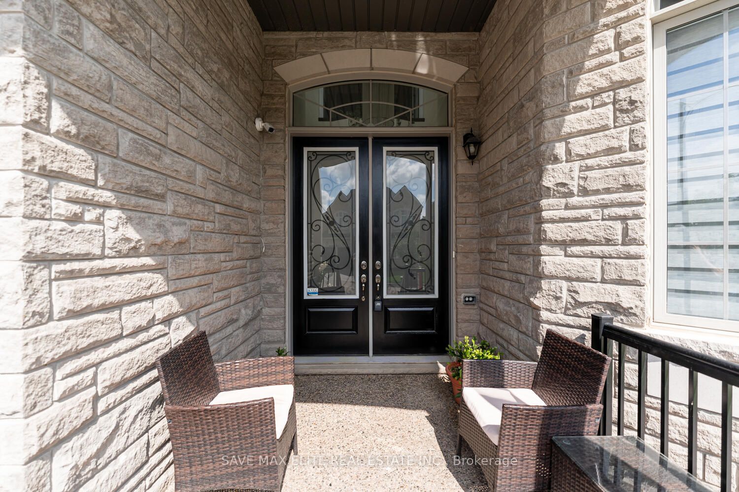 42 Adrian Crescent