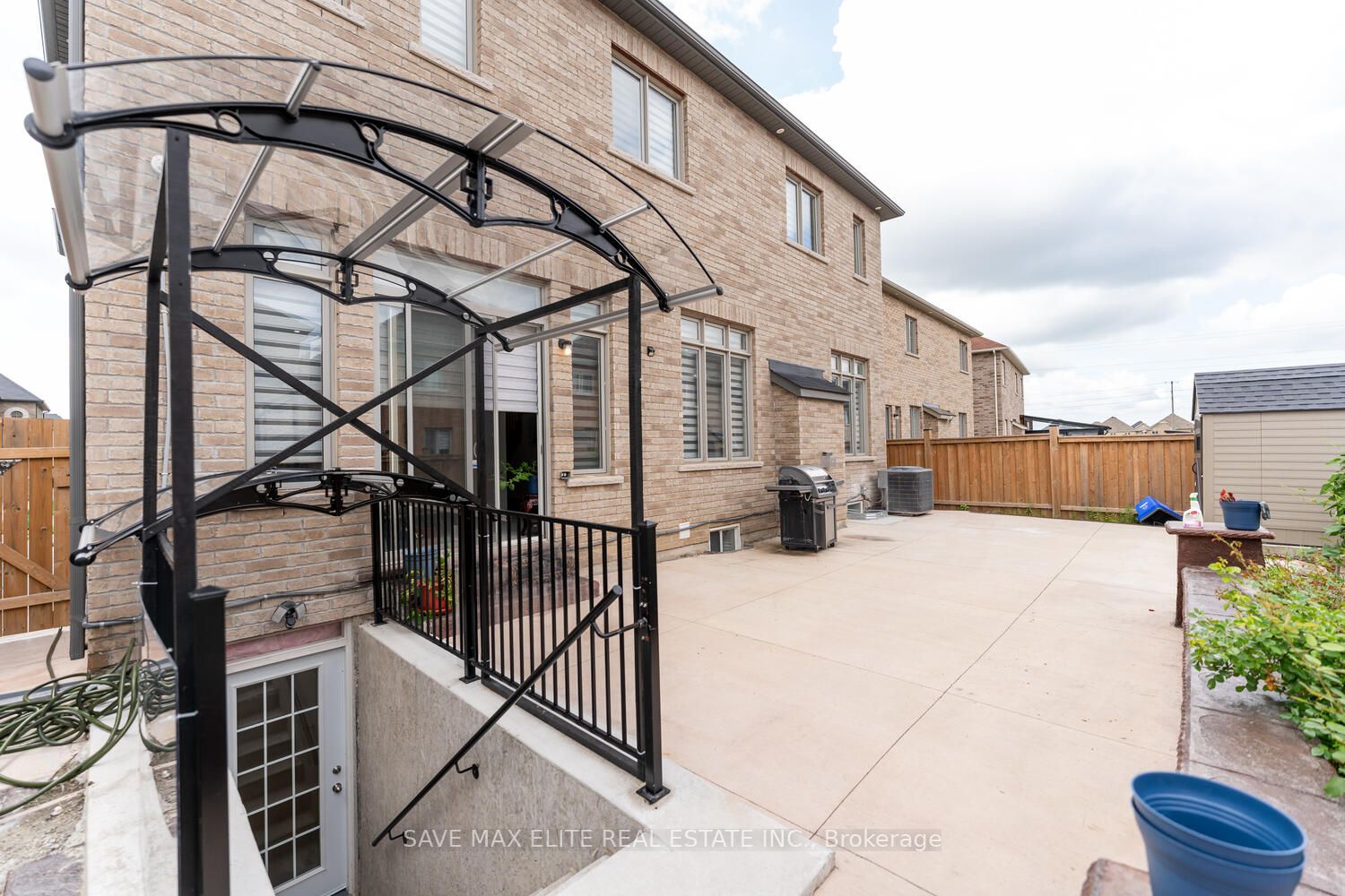 42 Adrian Crescent