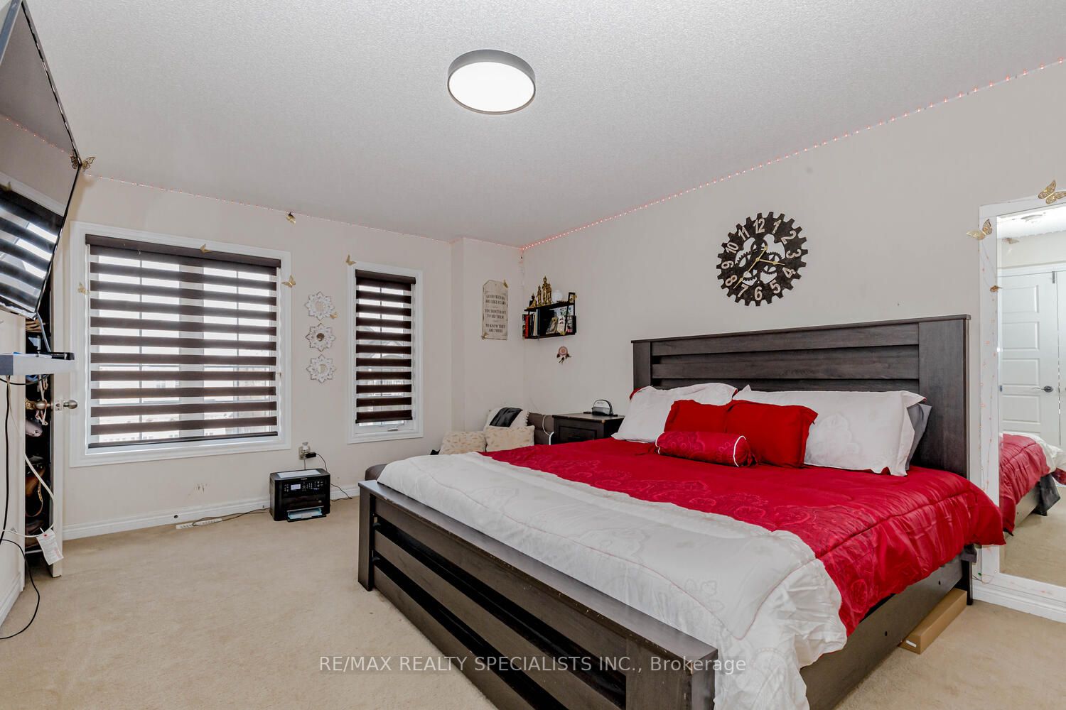 2 Kenora St