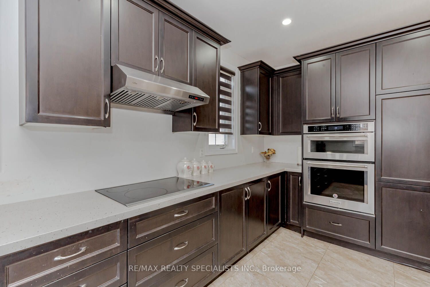2 Kenora St