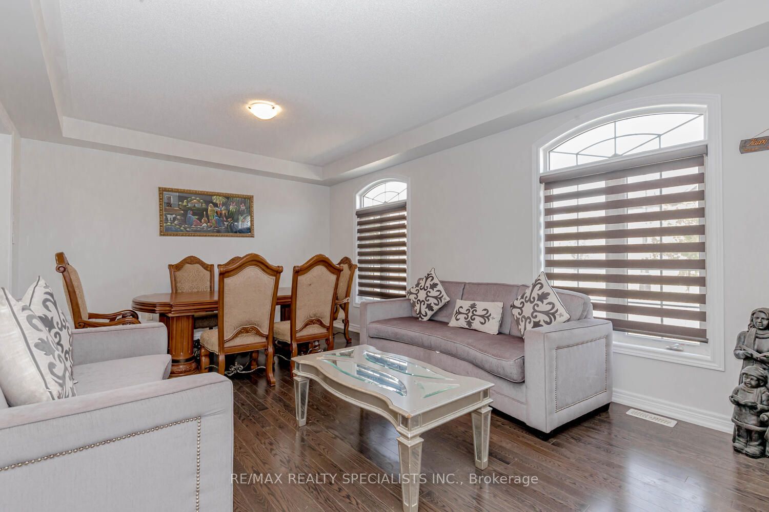 2 Kenora St