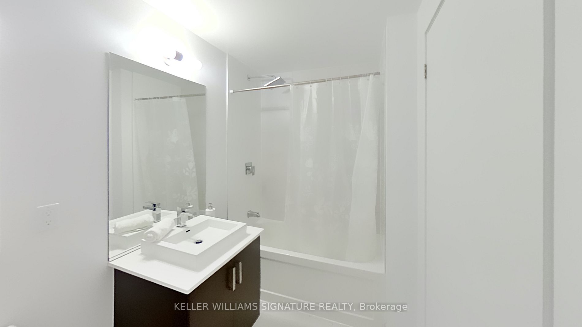 36 Howard Park Ave, #208