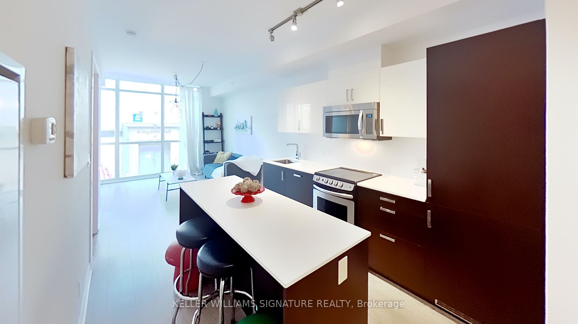 36 Howard Park Ave, #208