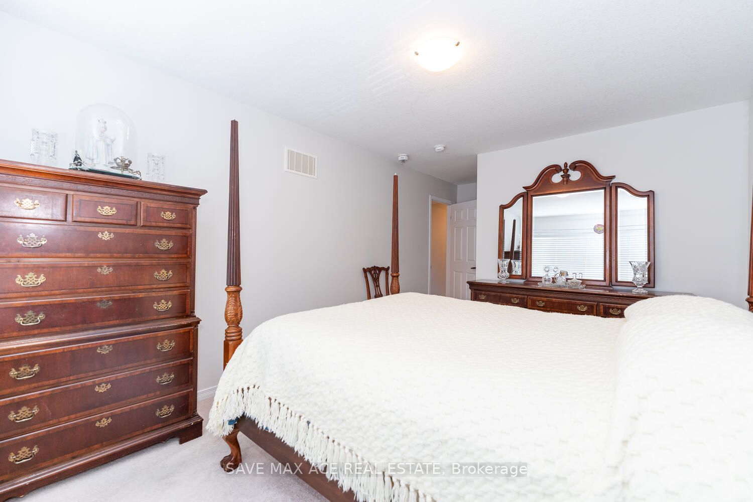 11 Francesco St