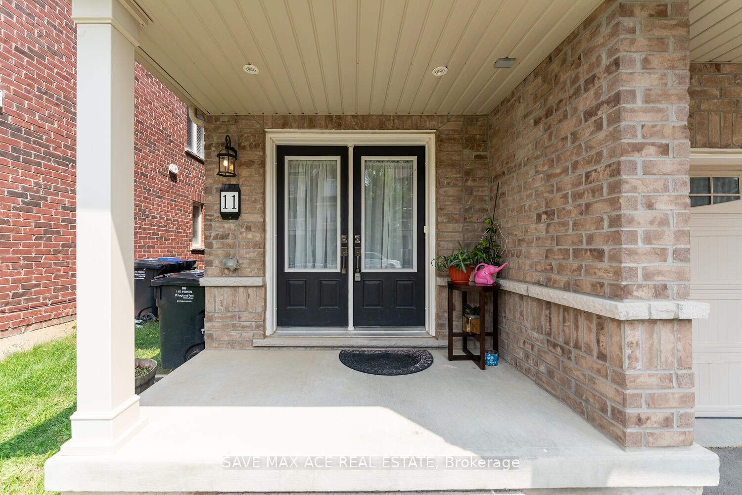 11 Francesco St