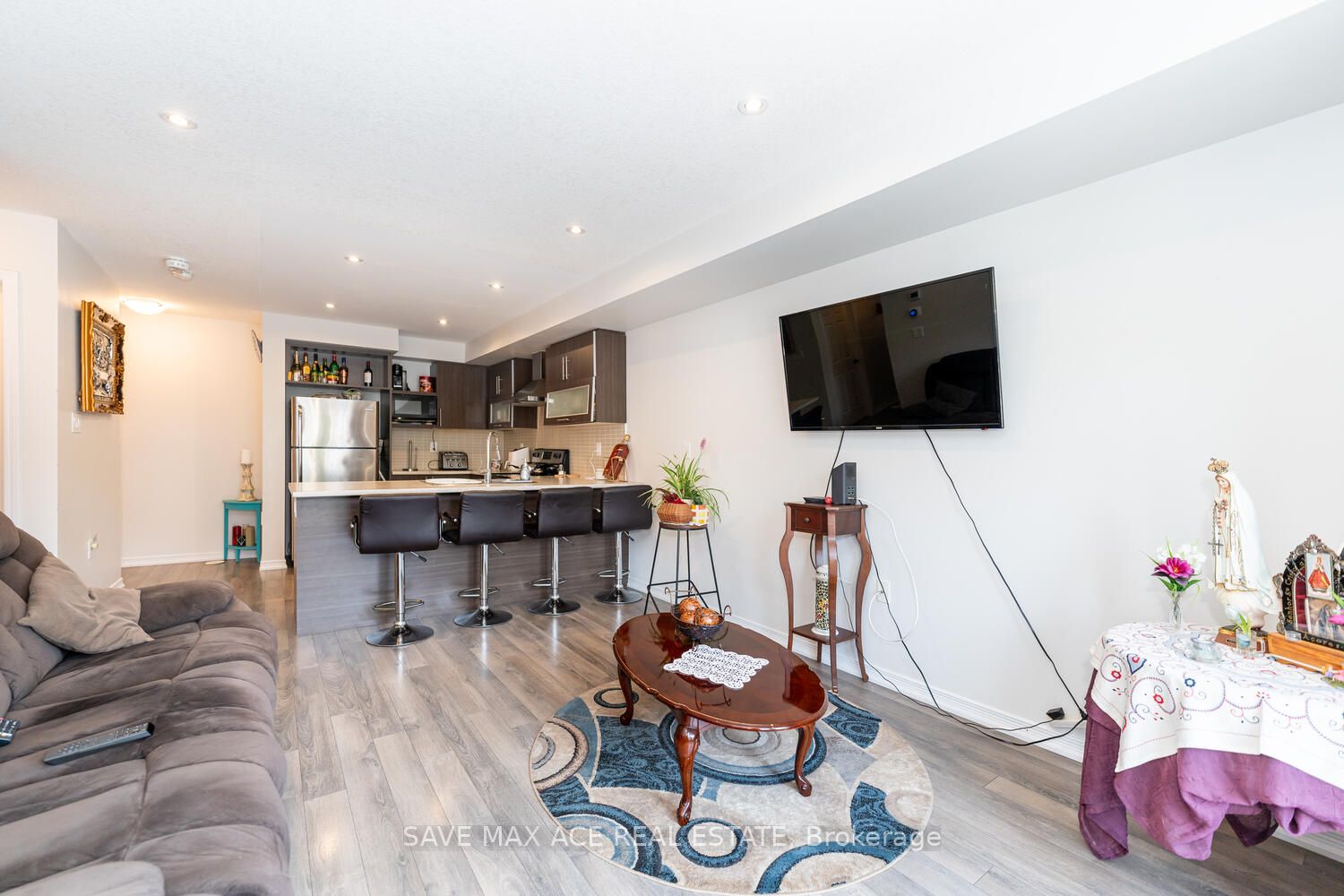 11 Francesco St