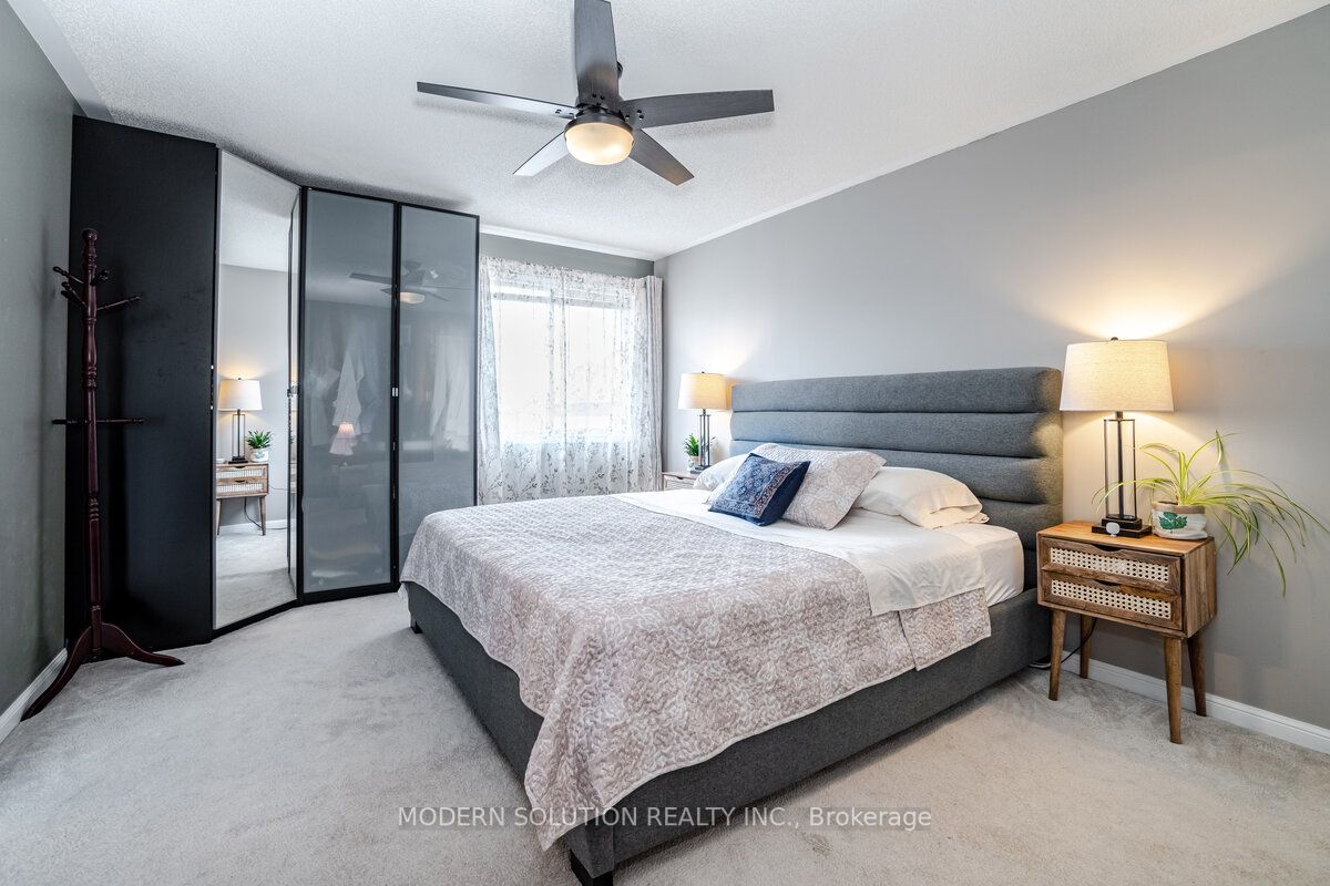 1253 Prestonwood Cres