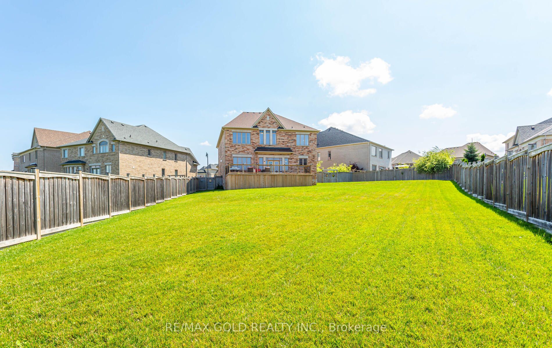 28 Ivanhoe Crt