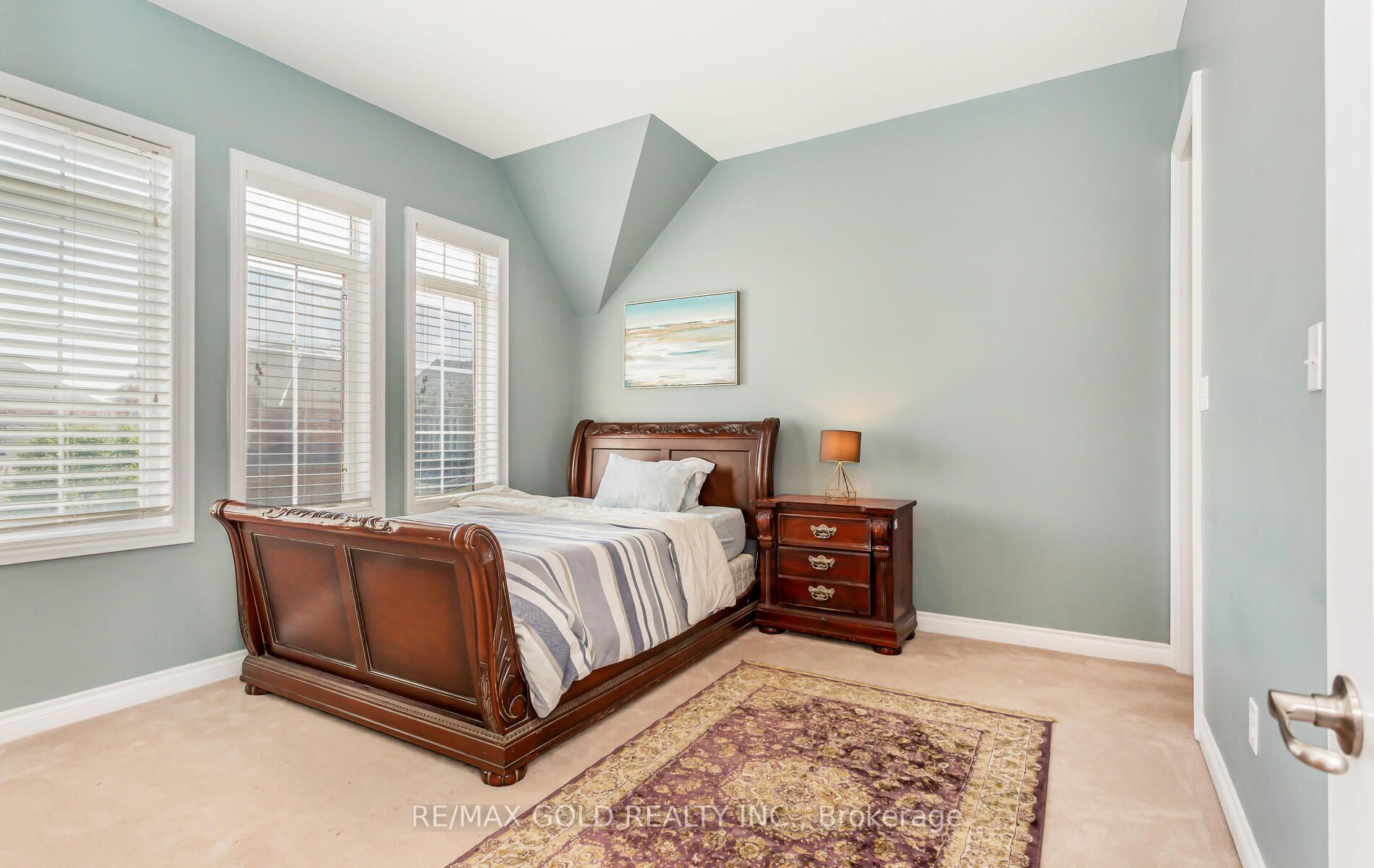 28 Ivanhoe Crt