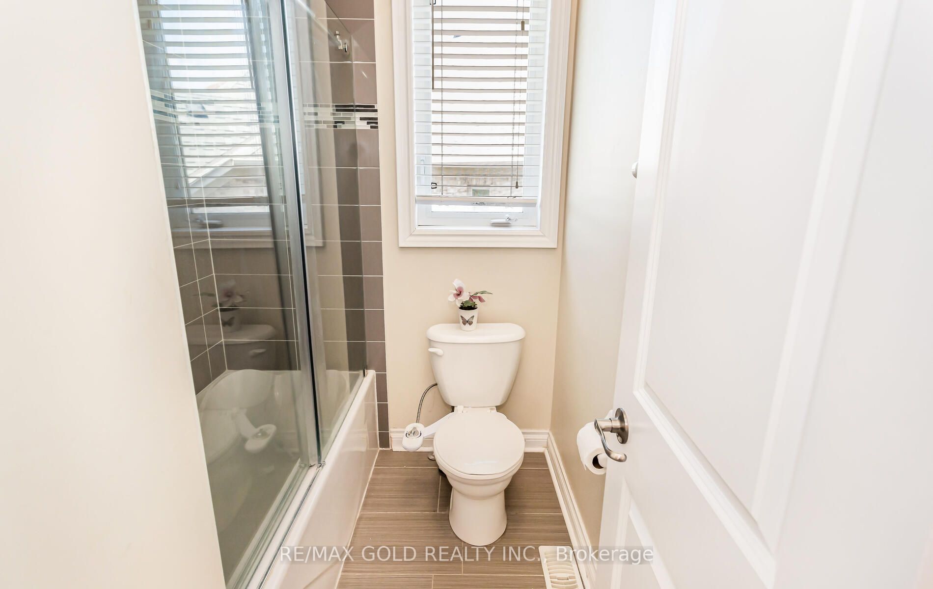 28 Ivanhoe Crt