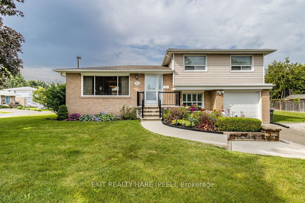 11 Parkend Ave