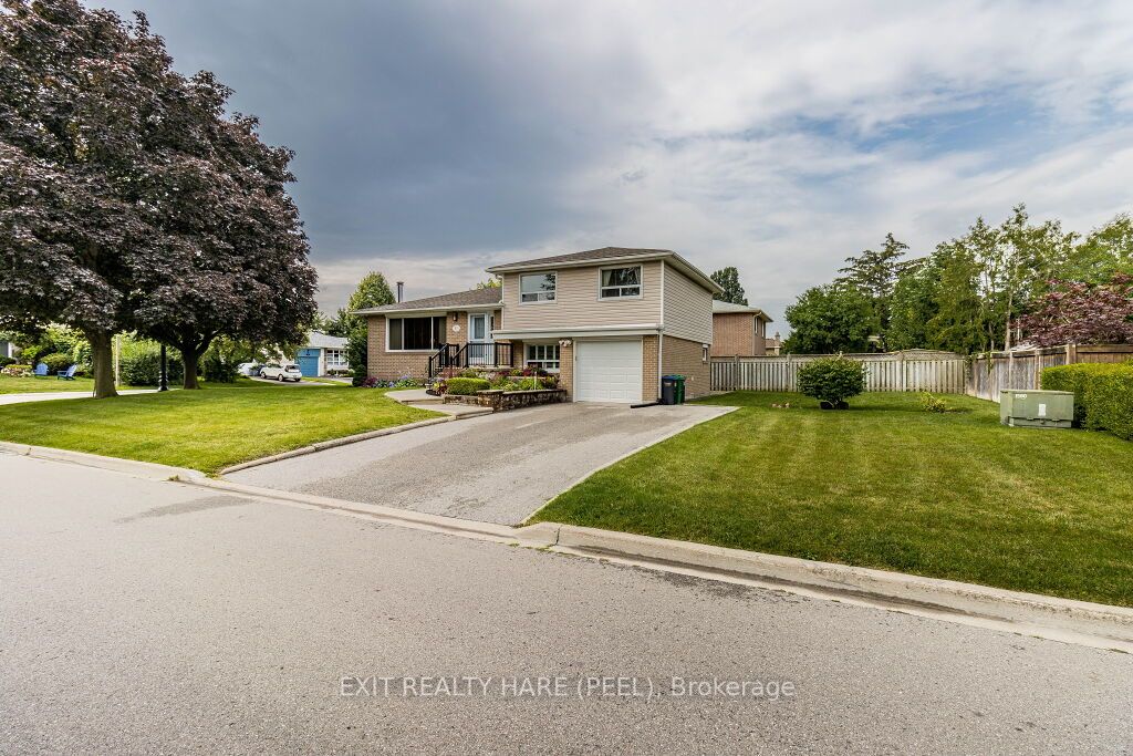 11 Parkend Ave