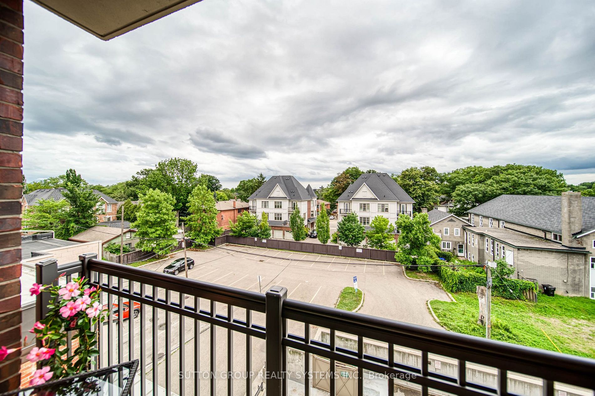 3563 Lake Shore Blvd W, #304