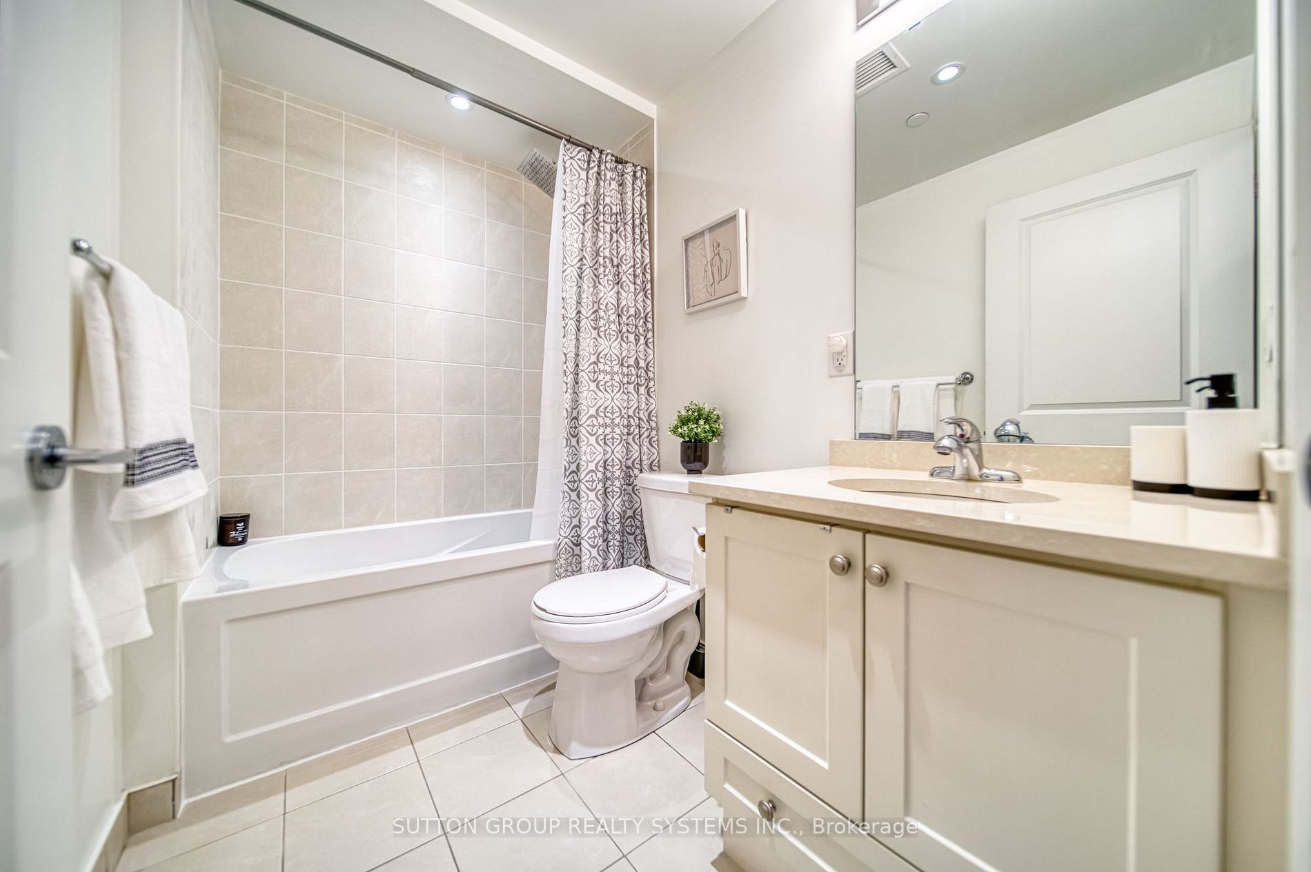 3563 Lake Shore Blvd W, #304