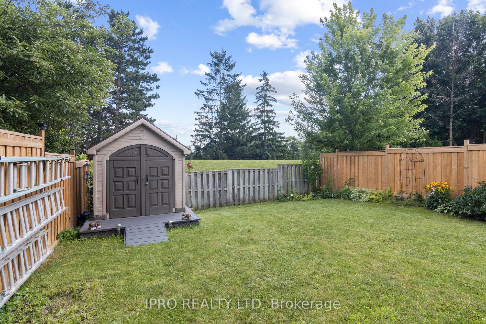 80 Longbourne Crescent