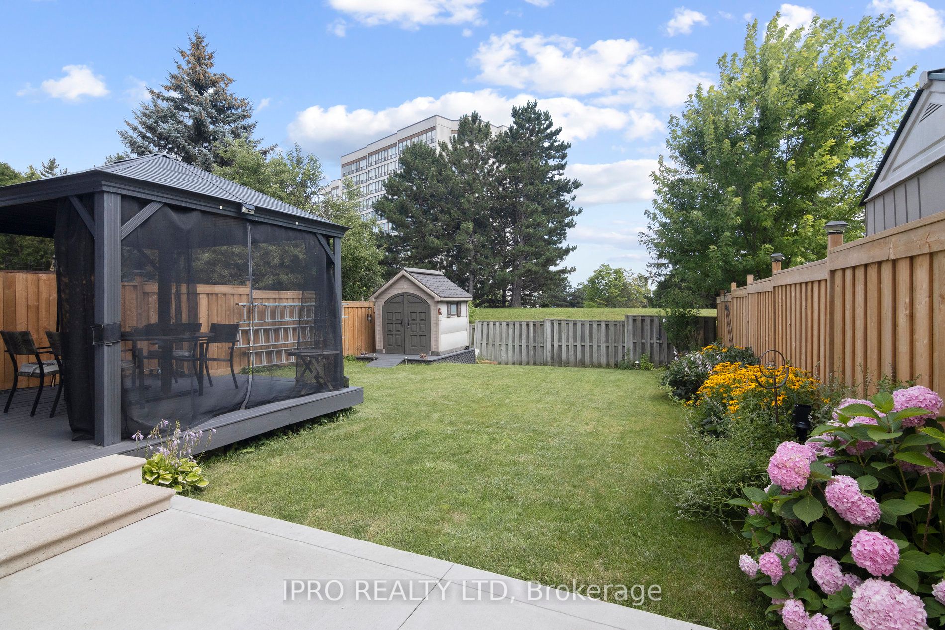 80 Longbourne Crescent