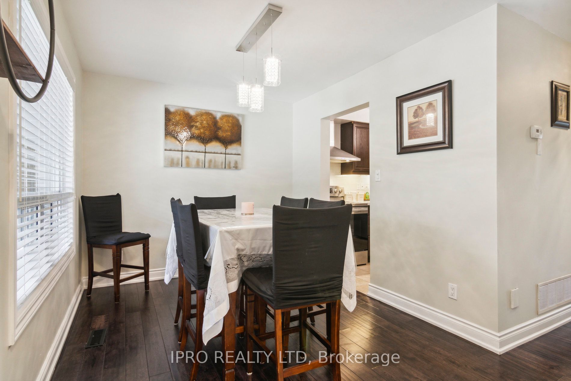 80 Longbourne Crescent