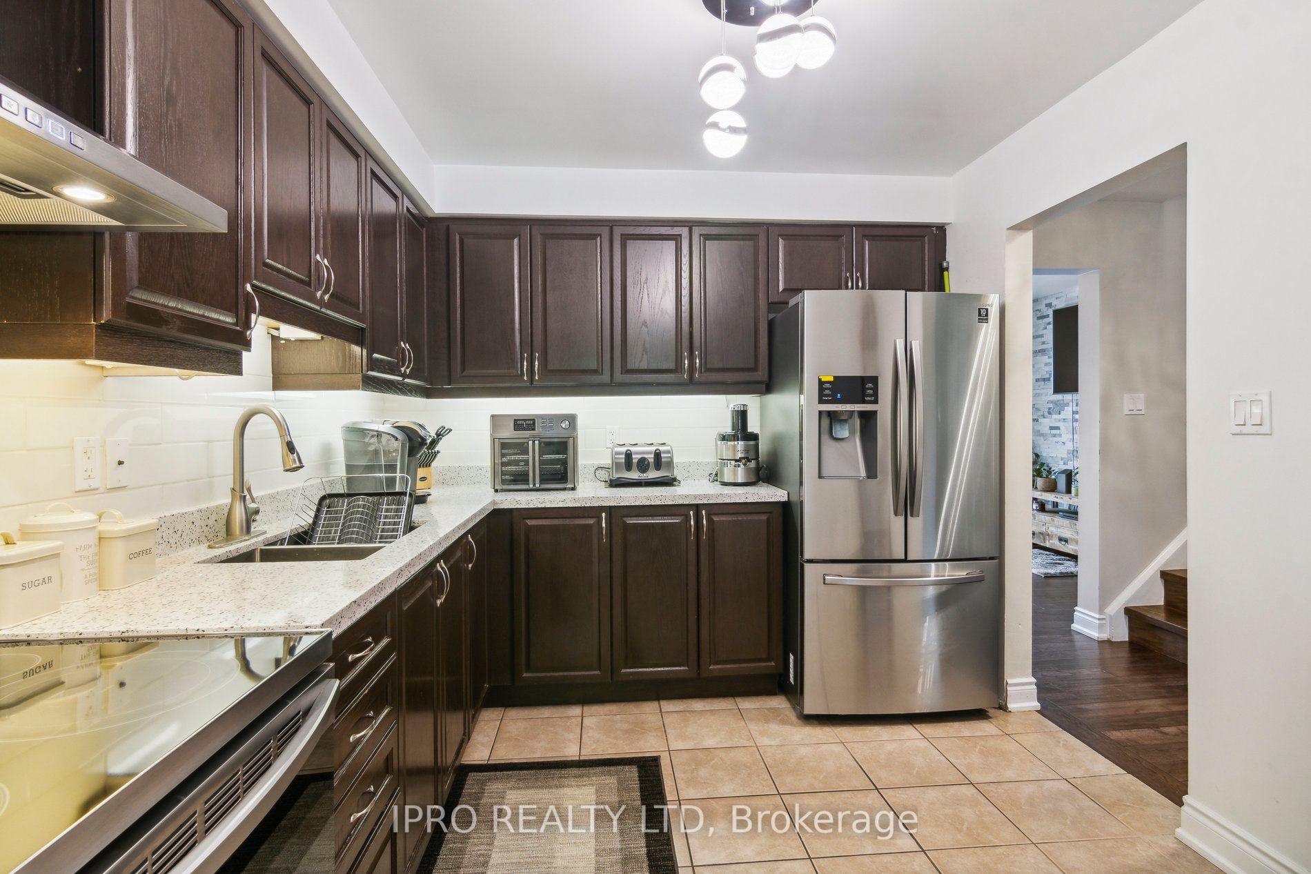 80 Longbourne Crescent